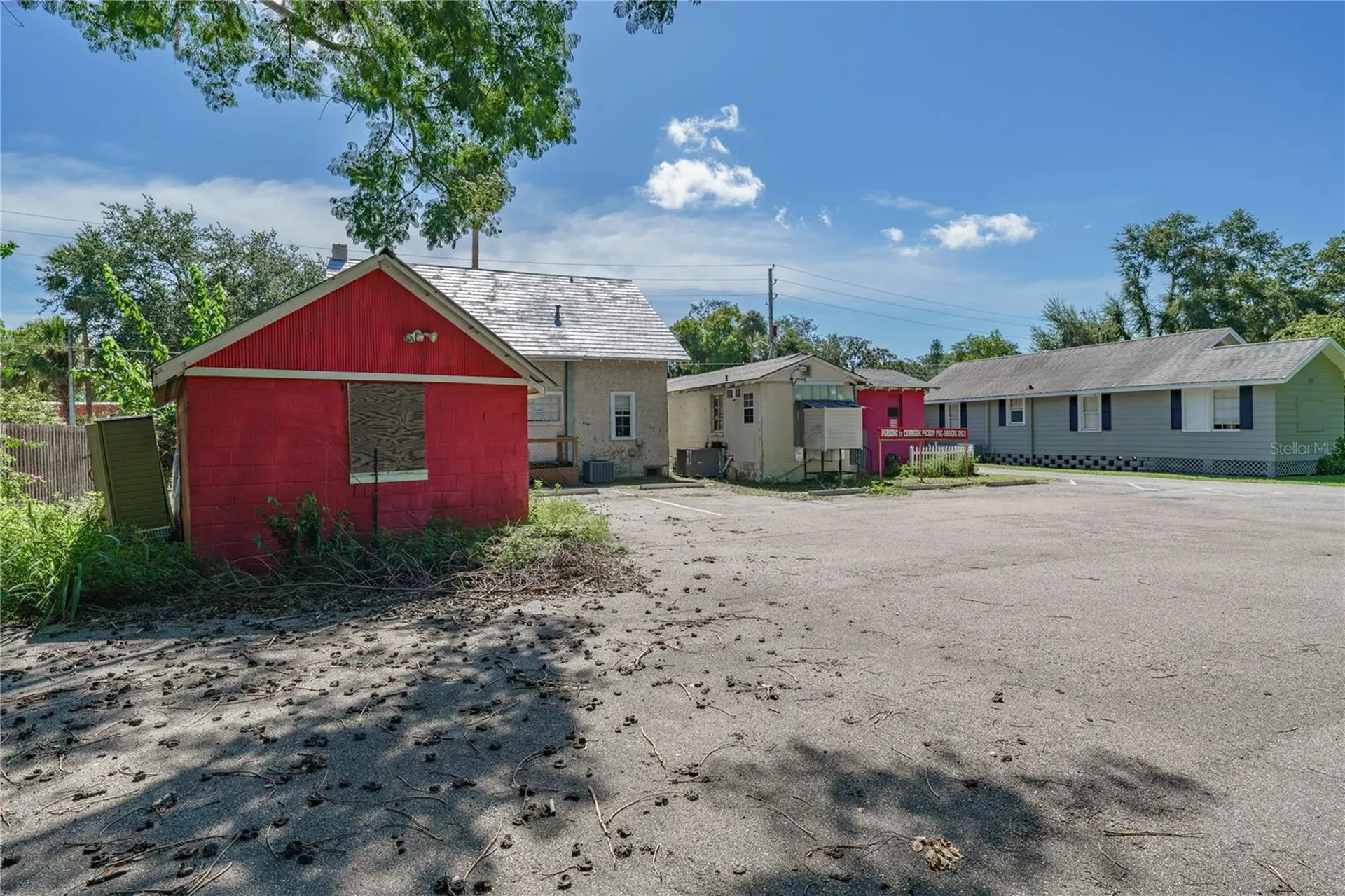 325 S Highland Street Mount Dora FL 32757