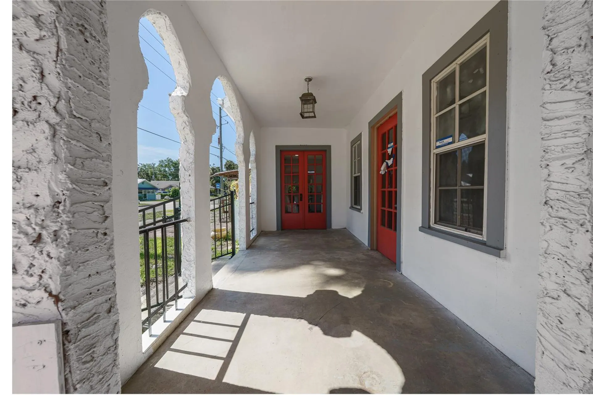 325 S Highland Street Mount Dora FL 32757