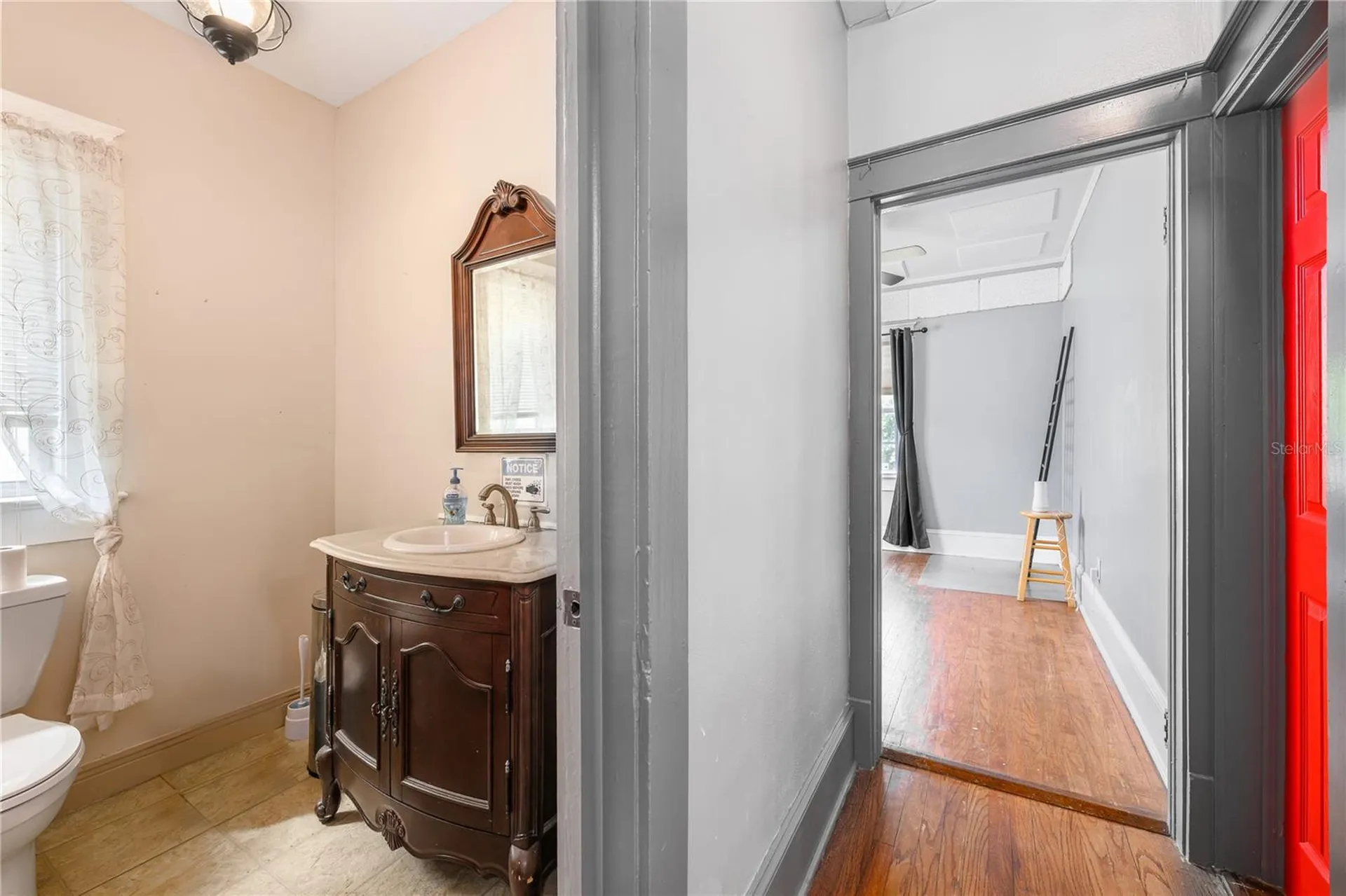 325 S Highland Street Mount Dora FL 32757