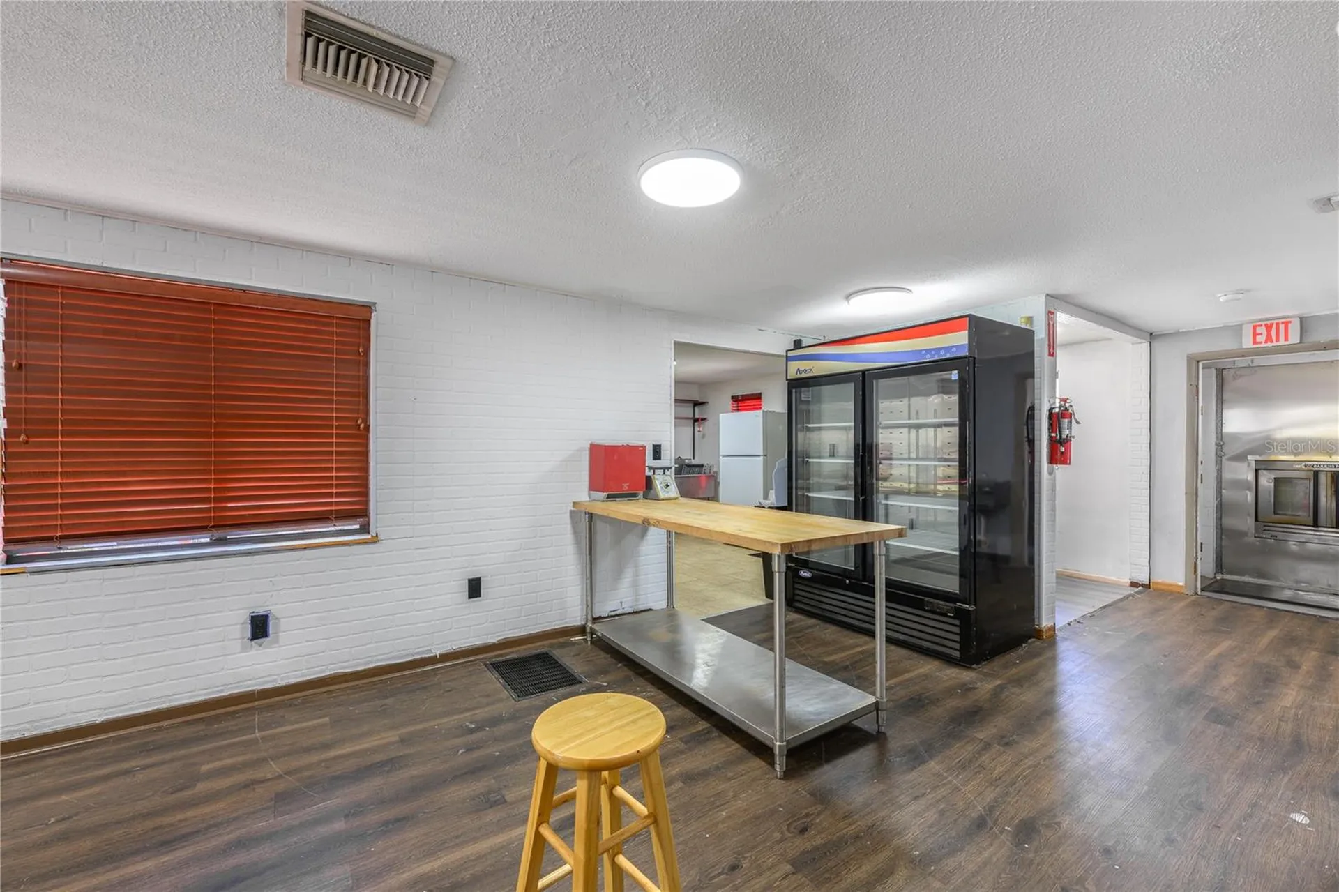 325 S Highland Street Mount Dora FL 32757