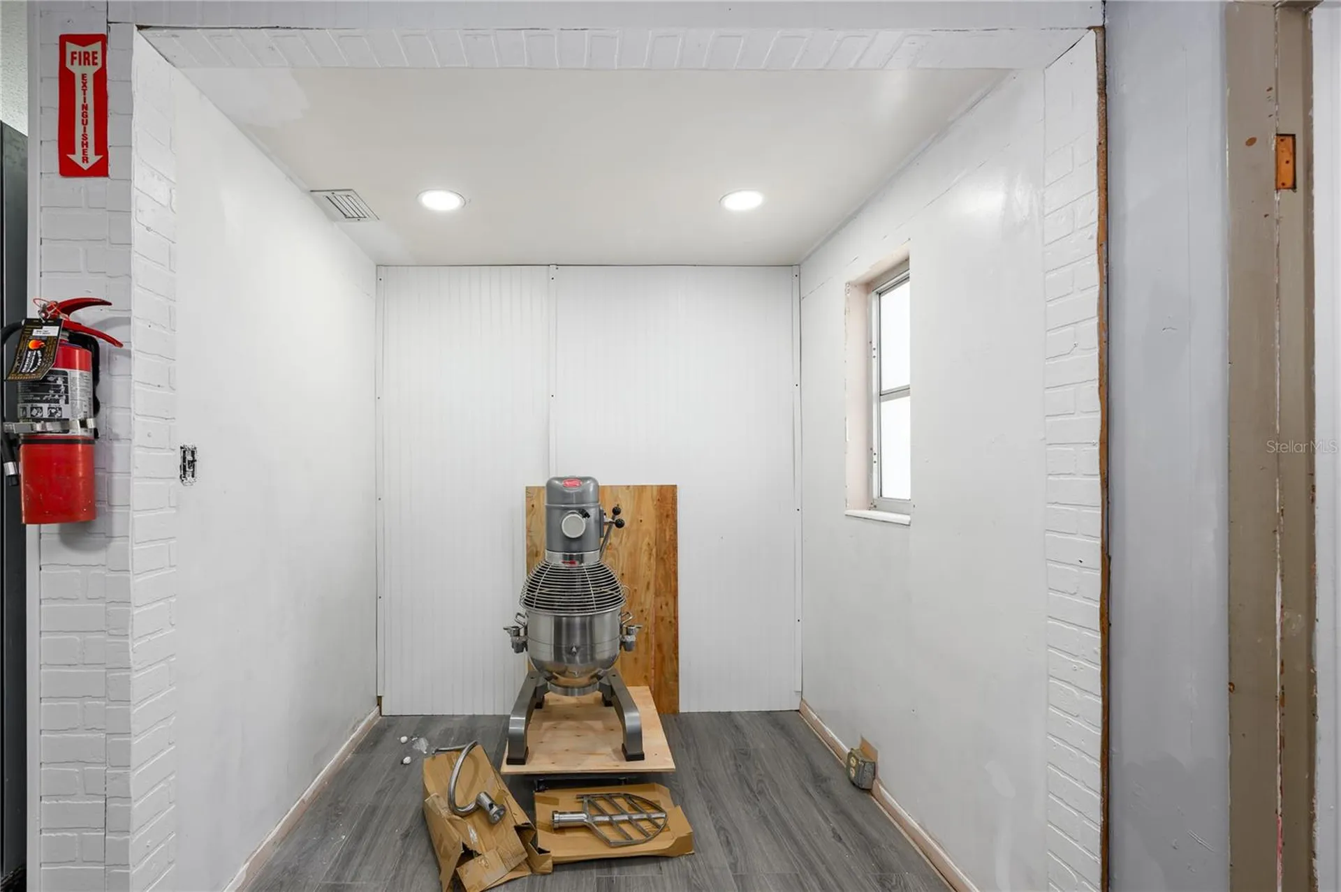 325 S Highland Street Mount Dora FL 32757