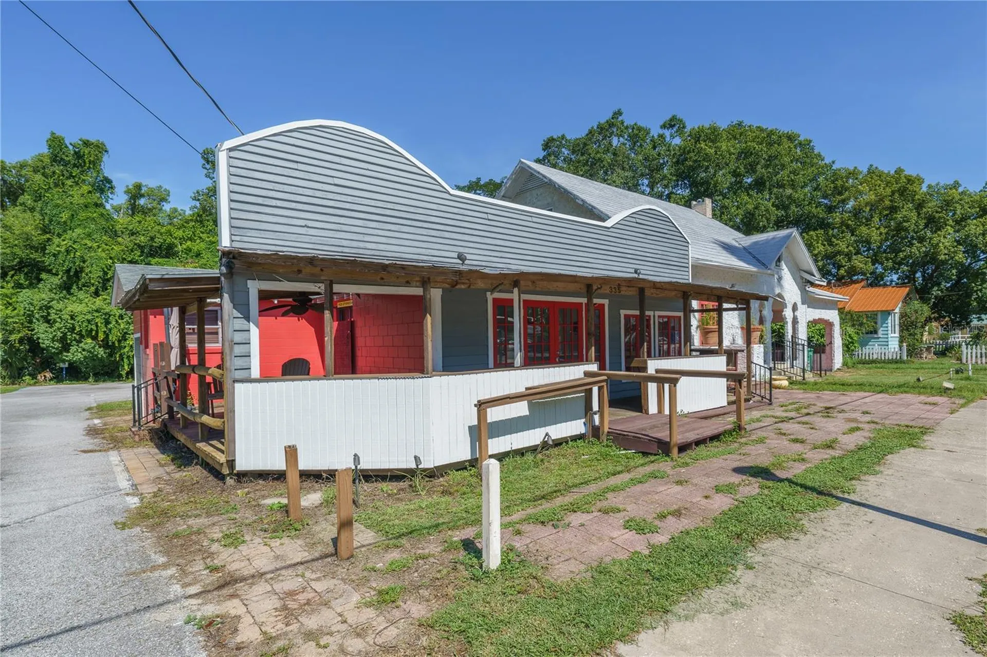 325 S Highland Street Mount Dora FL 32757