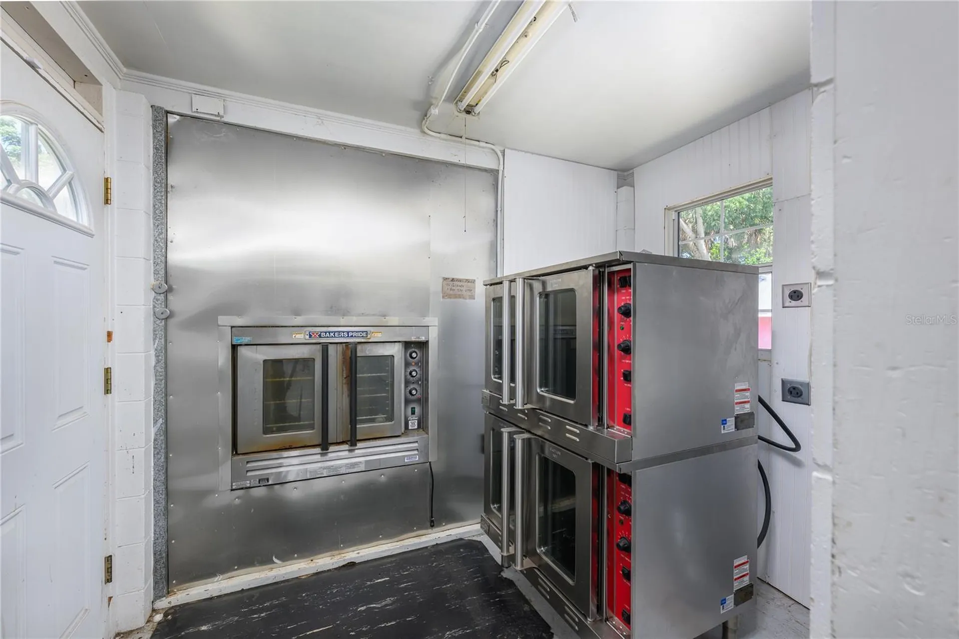 325 S Highland Street Mount Dora FL 32757