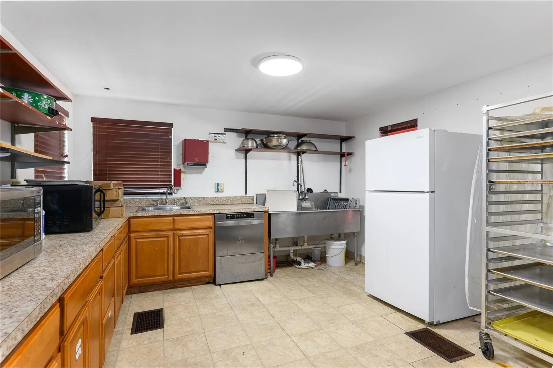 325 S Highland Street Mount Dora FL 32757