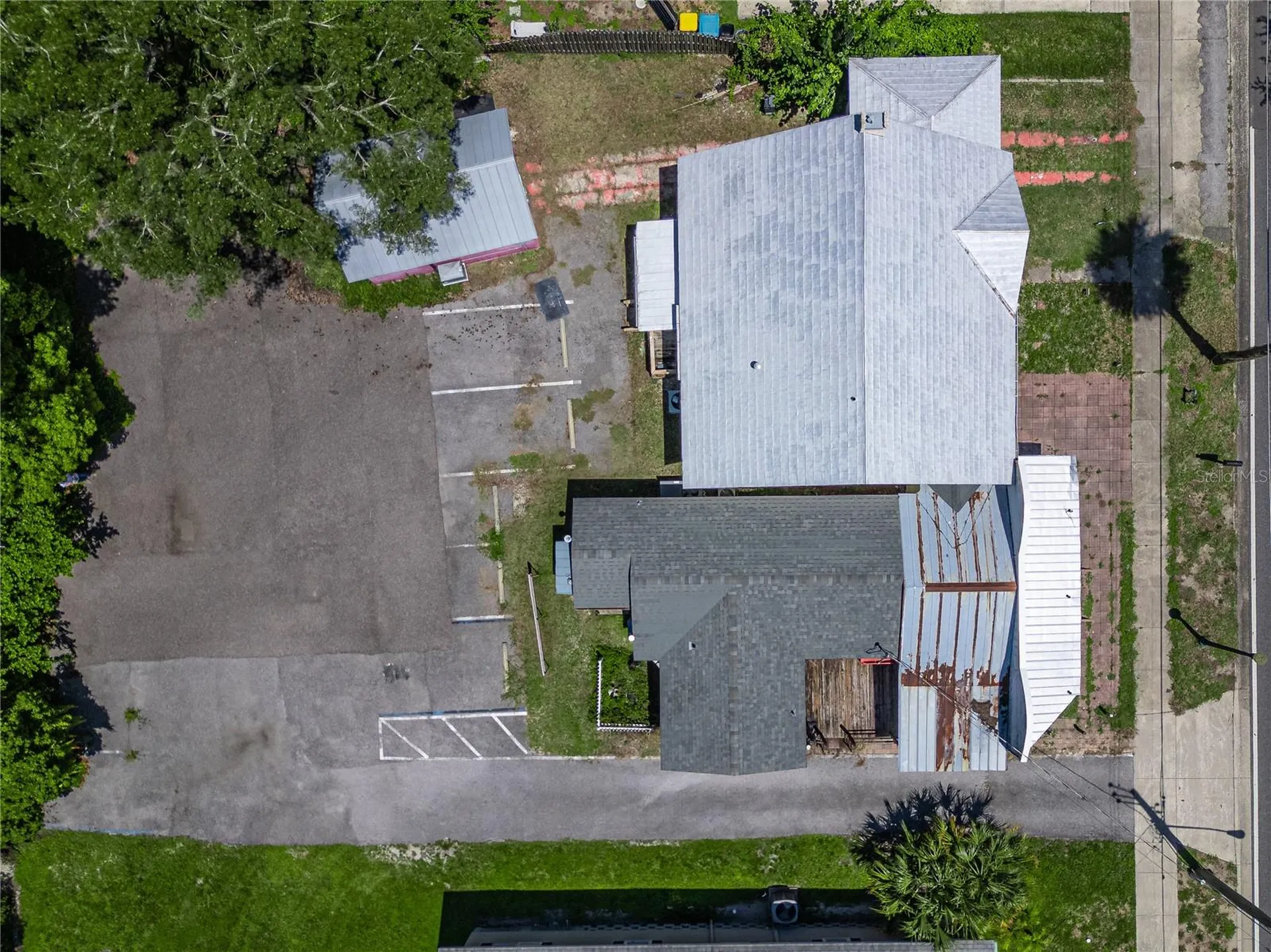 325 S Highland Street Mount Dora FL 32757