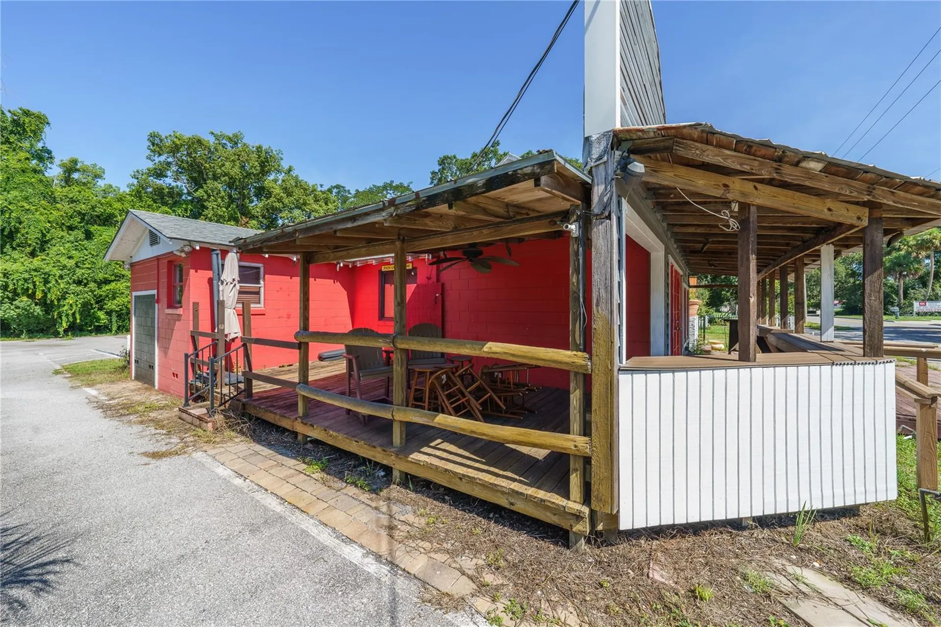 325 S Highland Street Mount Dora FL 32757