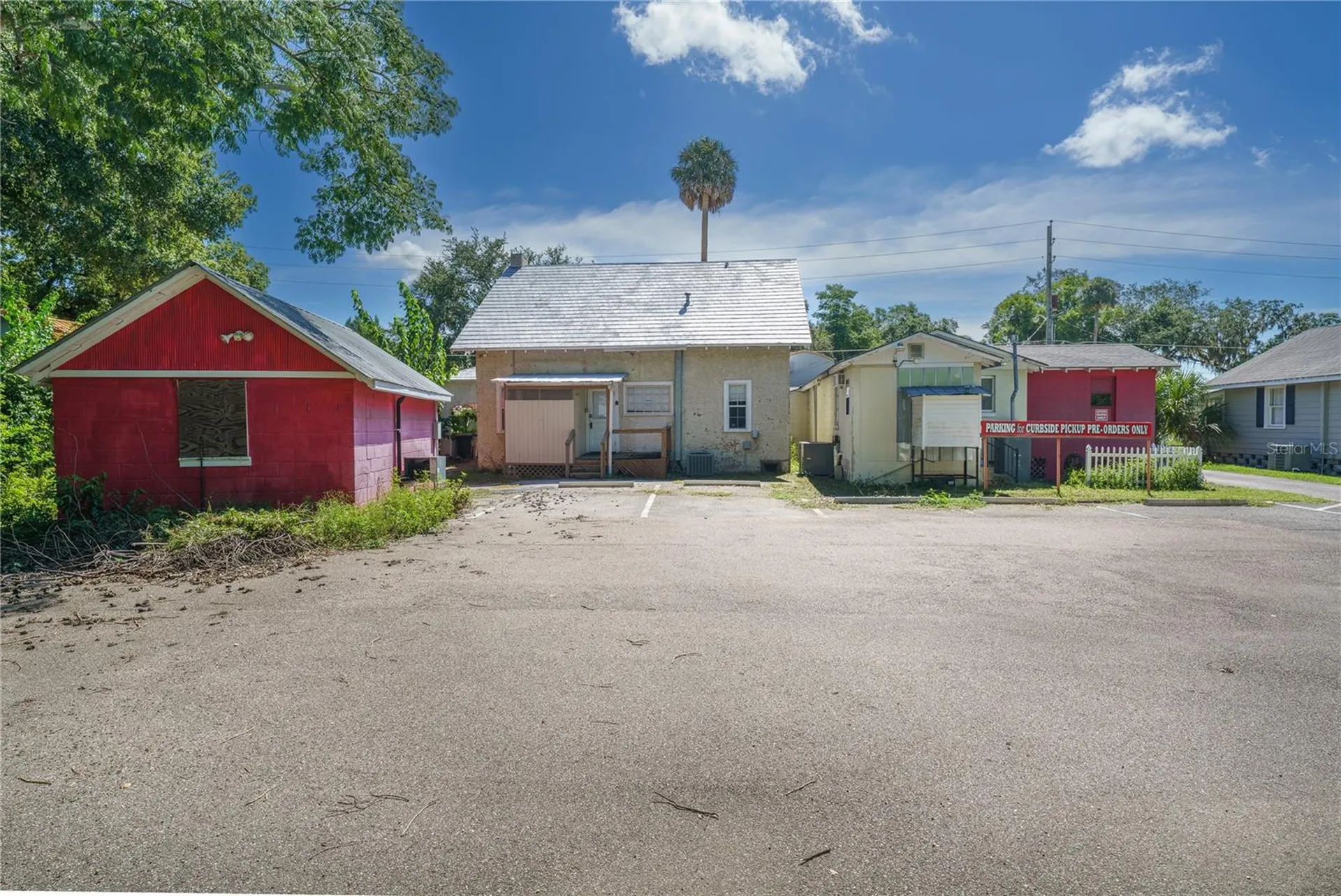 325 S Highland Street Mount Dora FL 32757