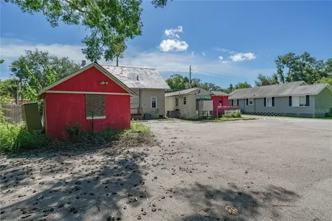 325 S Highland Street Mount Dora FL 32757