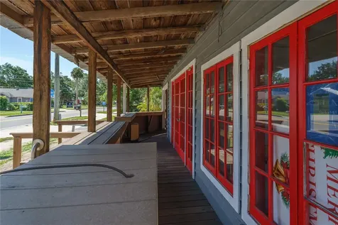 325 S Highland Street Mount Dora FL 32757