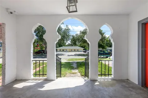 325 S Highland Street Mount Dora FL 32757