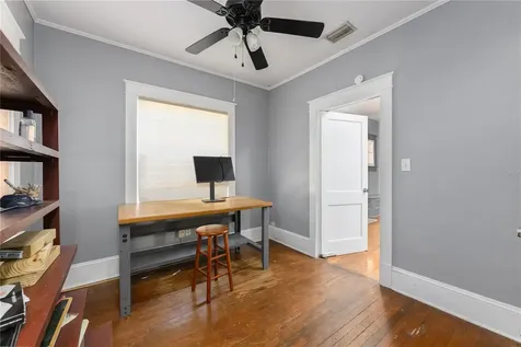 325 S Highland Street Mount Dora FL 32757