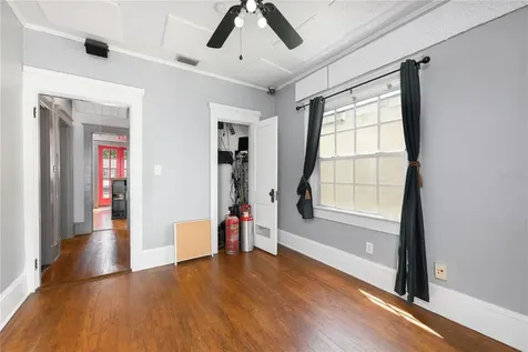 325 S Highland Street Mount Dora FL 32757