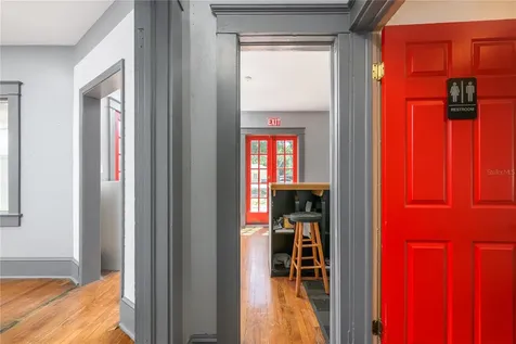 325 S Highland Street Mount Dora FL 32757