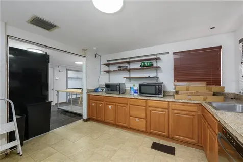 325 S Highland Street Mount Dora FL 32757