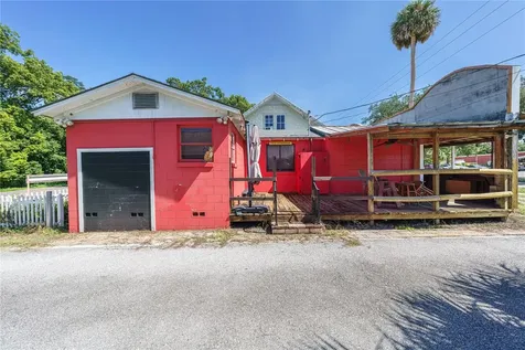 325 S Highland Street Mount Dora FL 32757