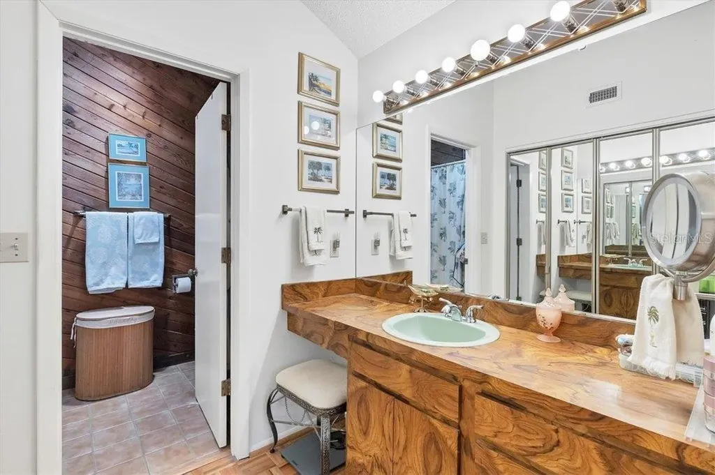 4114 Roberts Point Circle Sarasota FL 34242