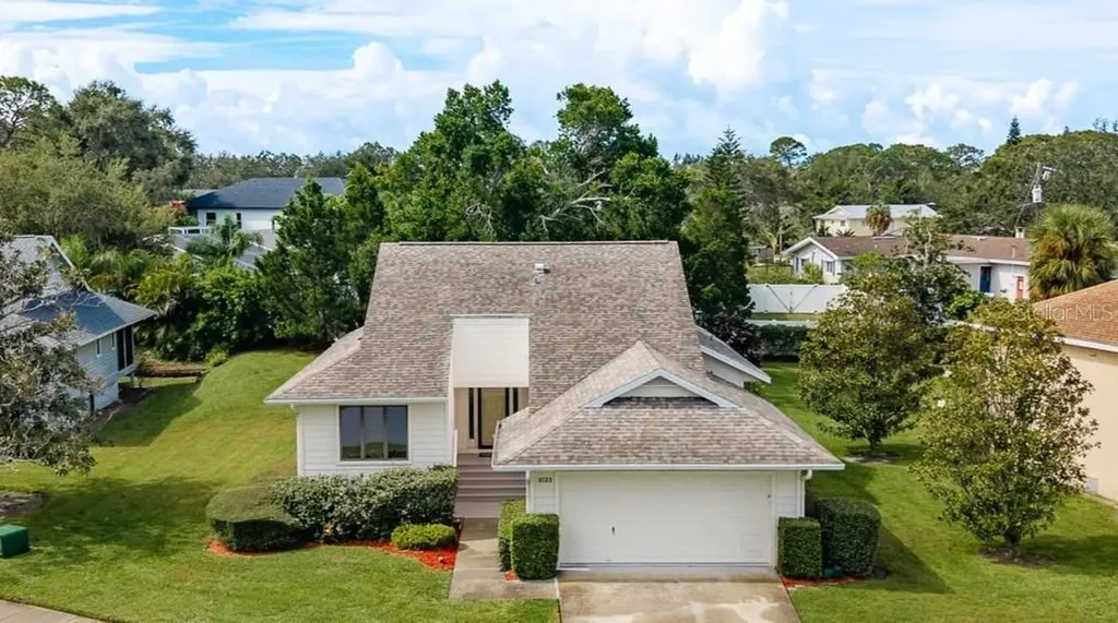 1023 Lake Avoca Place Tarpon Springs FL 34689
