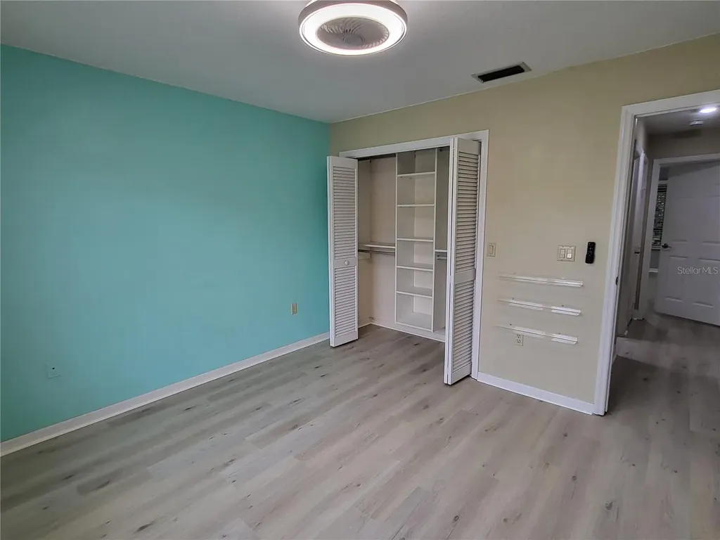 1023 Lake Avoca Place Tarpon Springs FL 34689