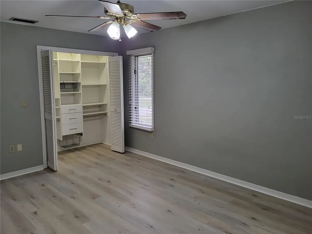 1023 Lake Avoca Place Tarpon Springs FL 34689