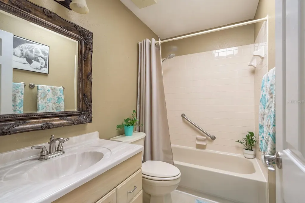 1023 Lake Avoca Place Tarpon Springs FL 34689