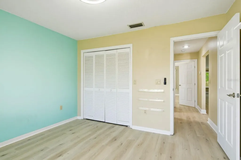 1023 Lake Avoca Place Tarpon Springs FL 34689