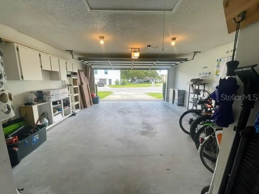 1023 Lake Avoca Place Tarpon Springs FL 34689