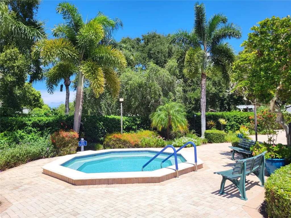 1023 Lake Avoca Place Tarpon Springs FL 34689