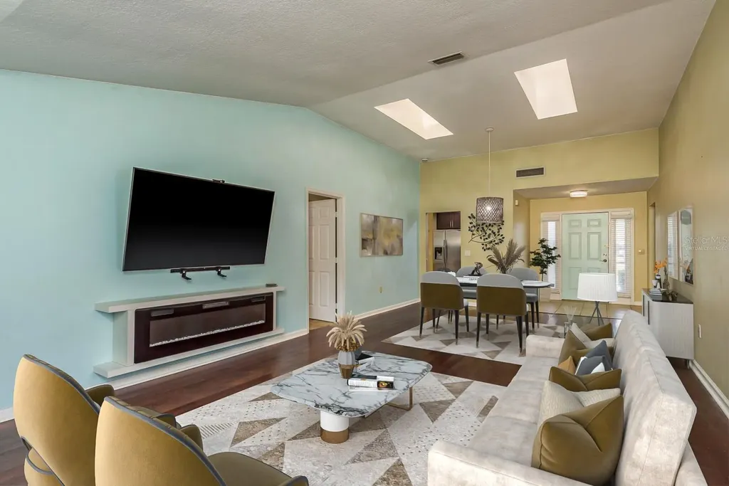 1023 Lake Avoca Place Tarpon Springs FL 34689