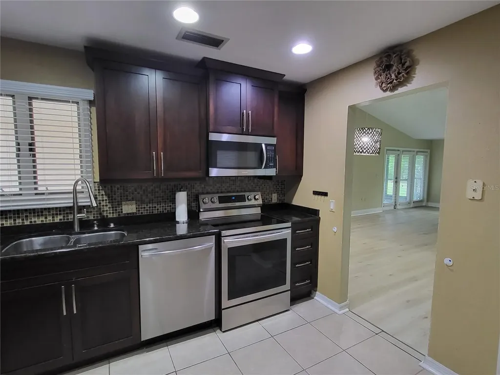 1023 Lake Avoca Place Tarpon Springs FL 34689