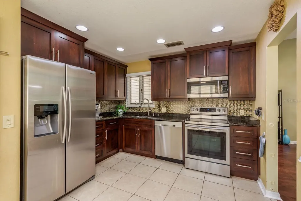 1023 Lake Avoca Place Tarpon Springs FL 34689