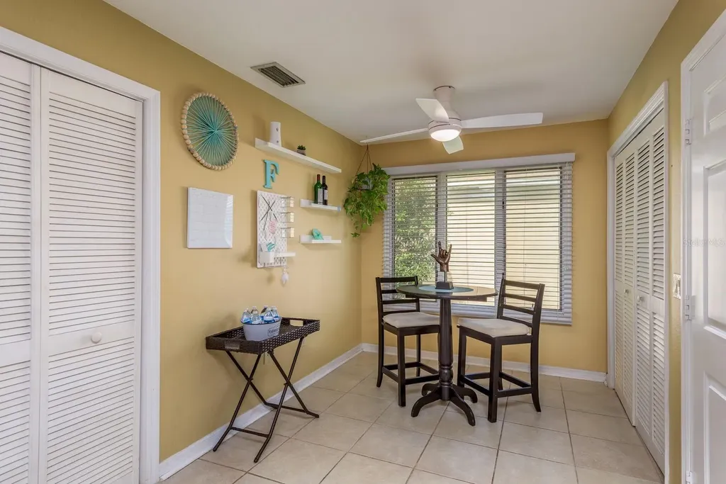 1023 Lake Avoca Place Tarpon Springs FL 34689