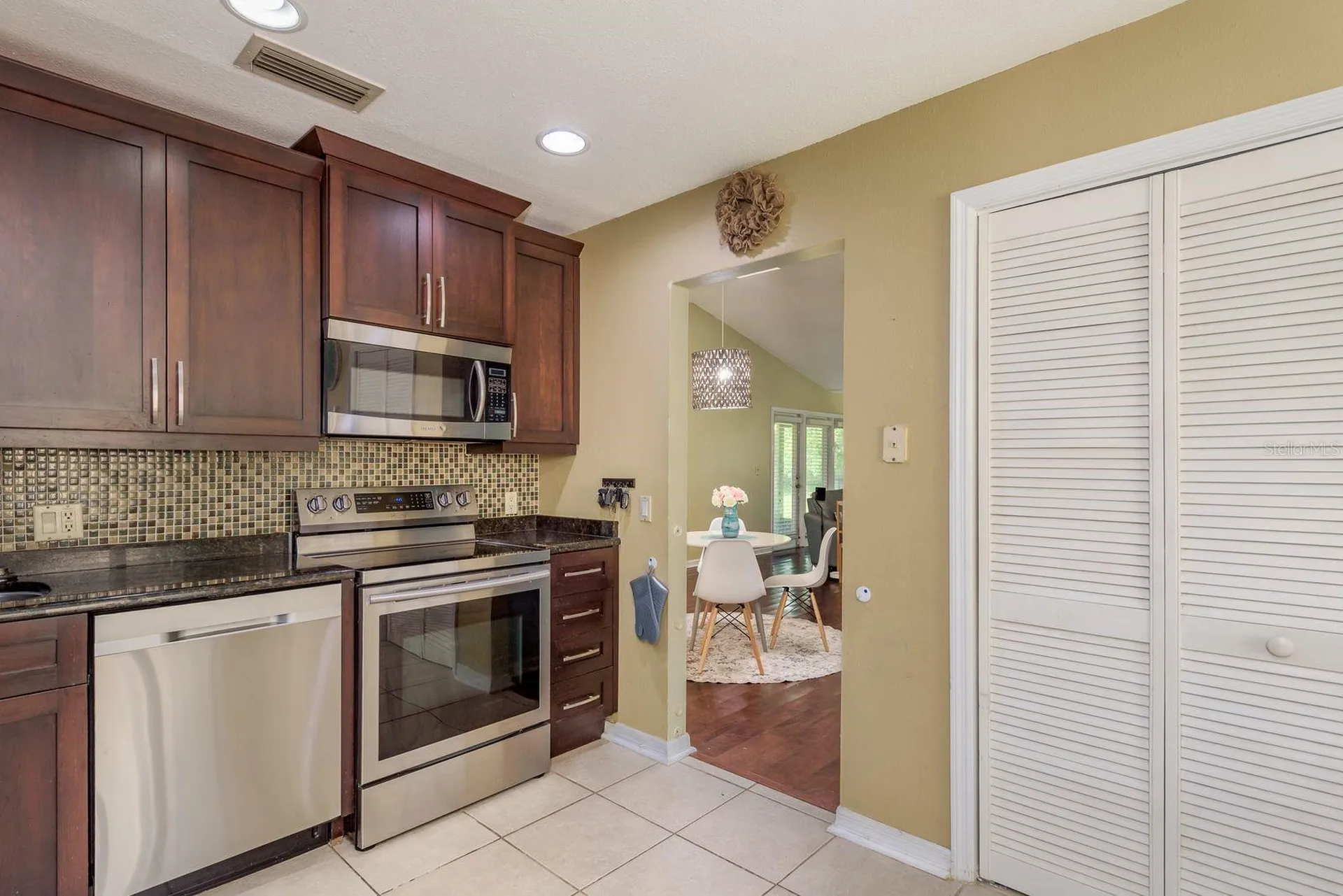 1023 Lake Avoca Place Tarpon Springs FL 34689
