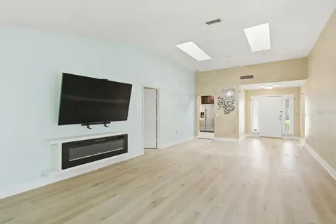1023 Lake Avoca Place Tarpon Springs FL 34689