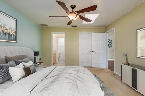 1023 Lake Avoca Place Tarpon Springs FL 34689