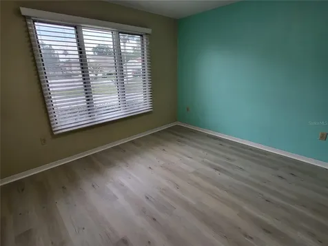 1023 Lake Avoca Place Tarpon Springs FL 34689