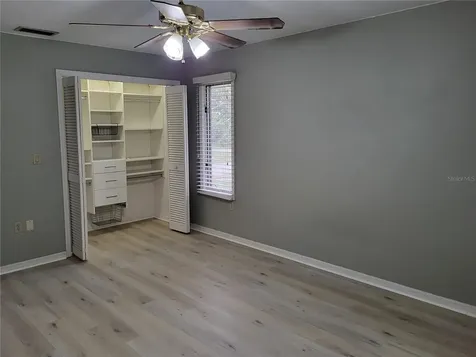 1023 Lake Avoca Place Tarpon Springs FL 34689