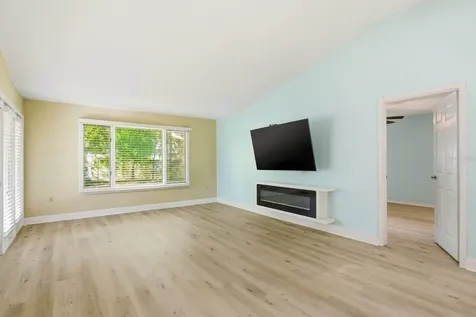 1023 Lake Avoca Place Tarpon Springs FL 34689
