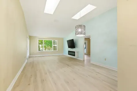 1023 Lake Avoca Place Tarpon Springs FL 34689