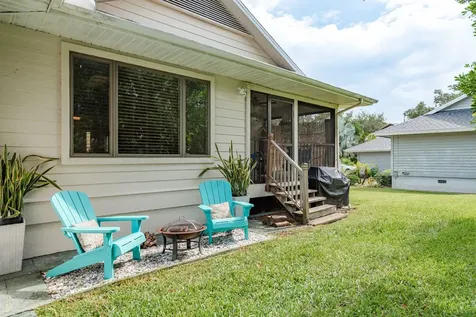 1023 Lake Avoca Place Tarpon Springs FL 34689