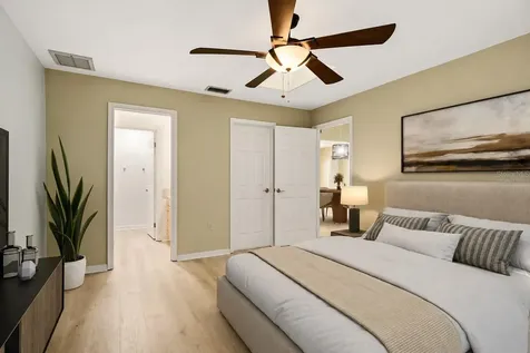 1023 Lake Avoca Place Tarpon Springs FL 34689