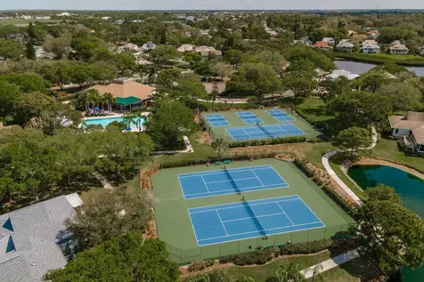 1023 Lake Avoca Place Tarpon Springs FL 34689