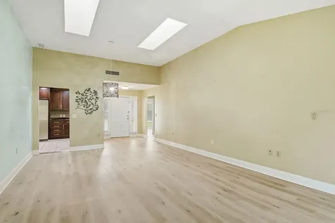 1023 Lake Avoca Place Tarpon Springs FL 34689