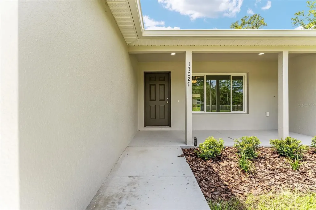 13027 NE 5th Place Silver Springs FL 34488