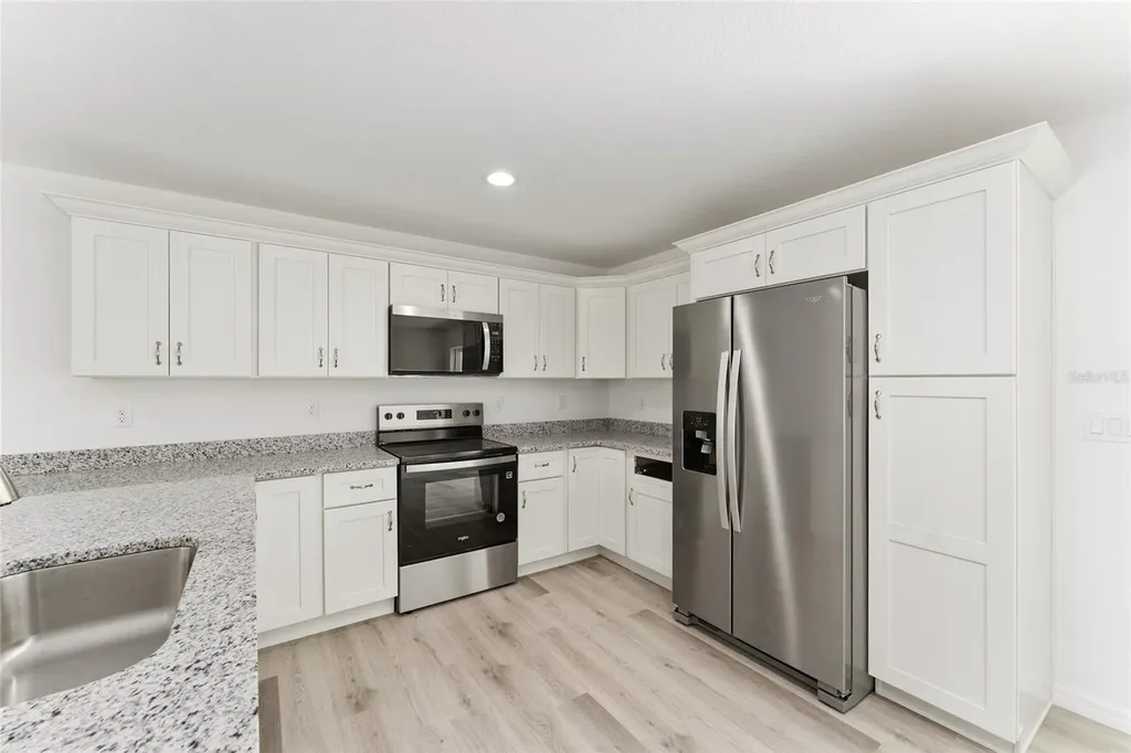 13027 NE 5th Place Silver Springs FL 34488
