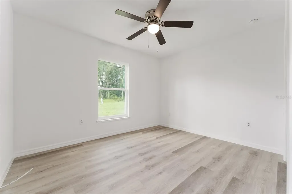 13027 NE 5th Place Silver Springs FL 34488