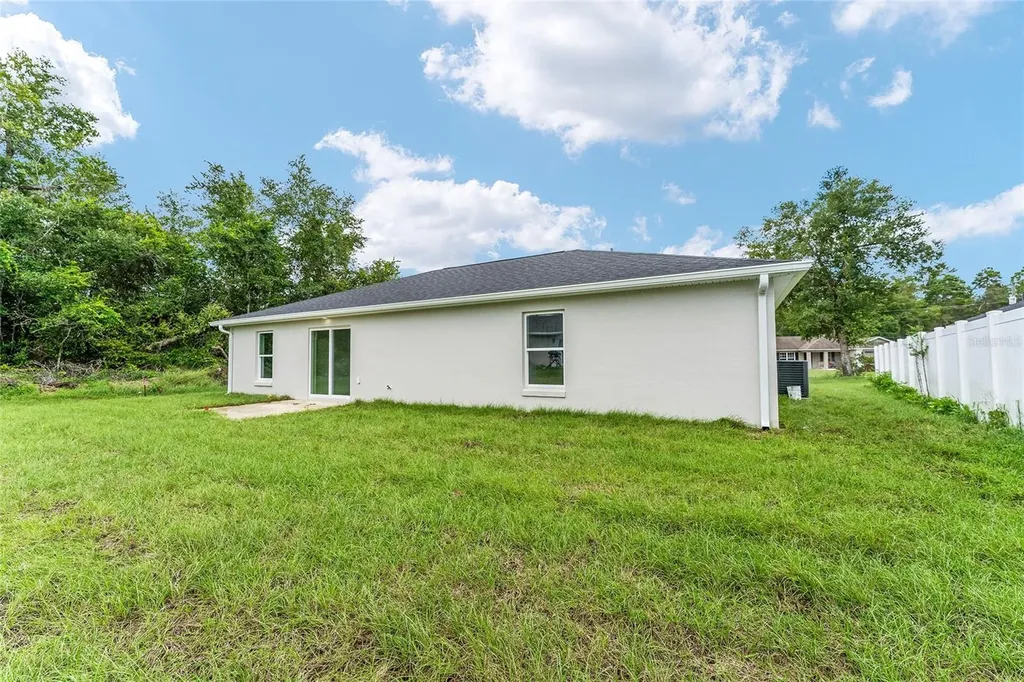 13027 NE 5th Place Silver Springs FL 34488