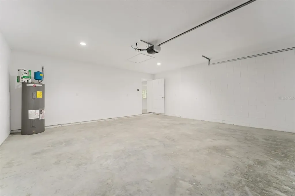 13027 NE 5th Place Silver Springs FL 34488