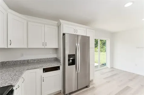 13027 NE 5th Place Silver Springs FL 34488