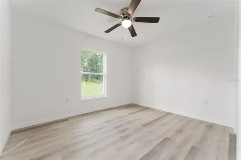 13027 NE 5th Place Silver Springs FL 34488