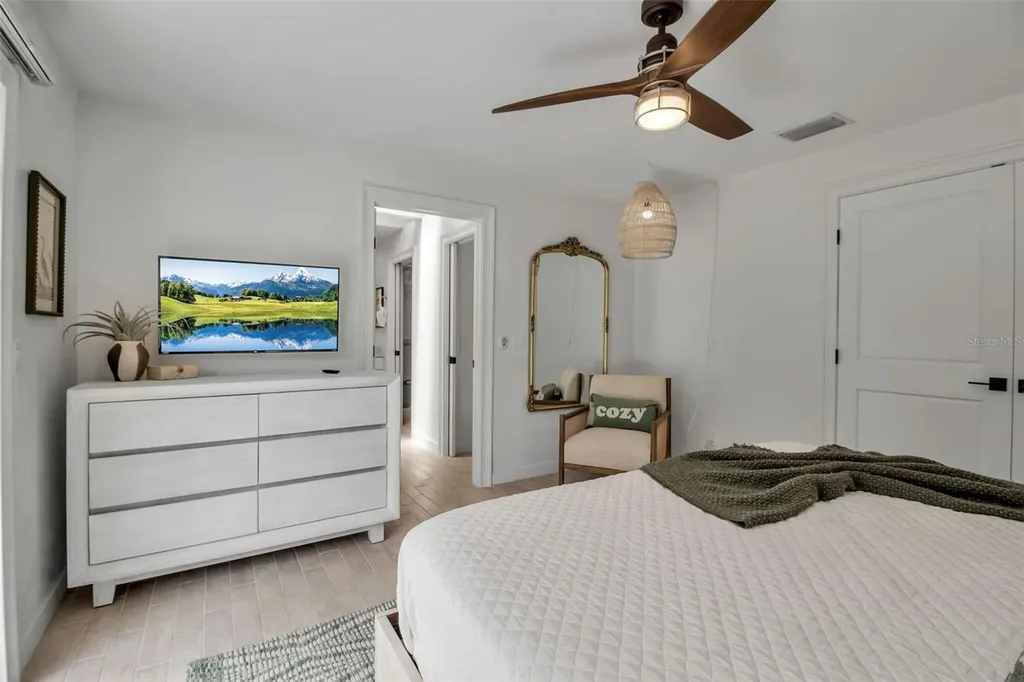 207 Peacock Lane Holmes Beach FL 34217